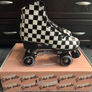 C7 Roller Skates UO Exclusive Checkerboard Premium Quad Roller Skate NIB C Seven